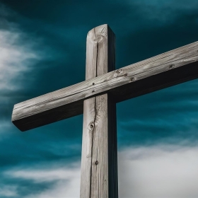 Em Tempos de Caos: A Cruz que o Mundo Quer Esquecer